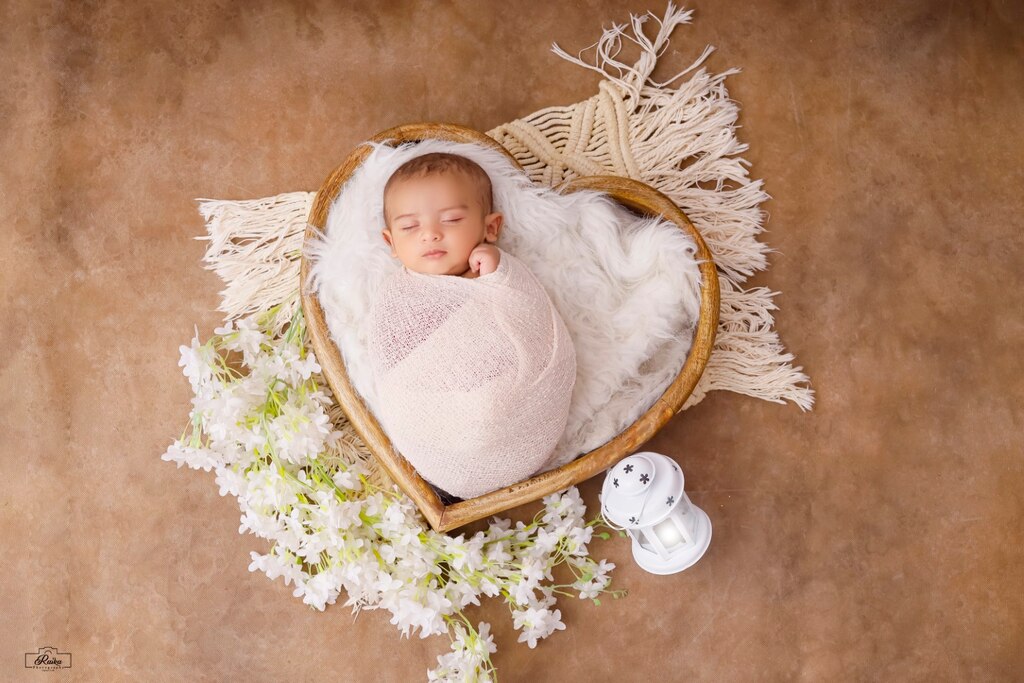 Newborn Heart With White Wrapping 150